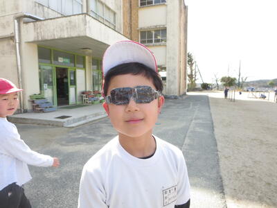 自作のサングラス。見えるそうです